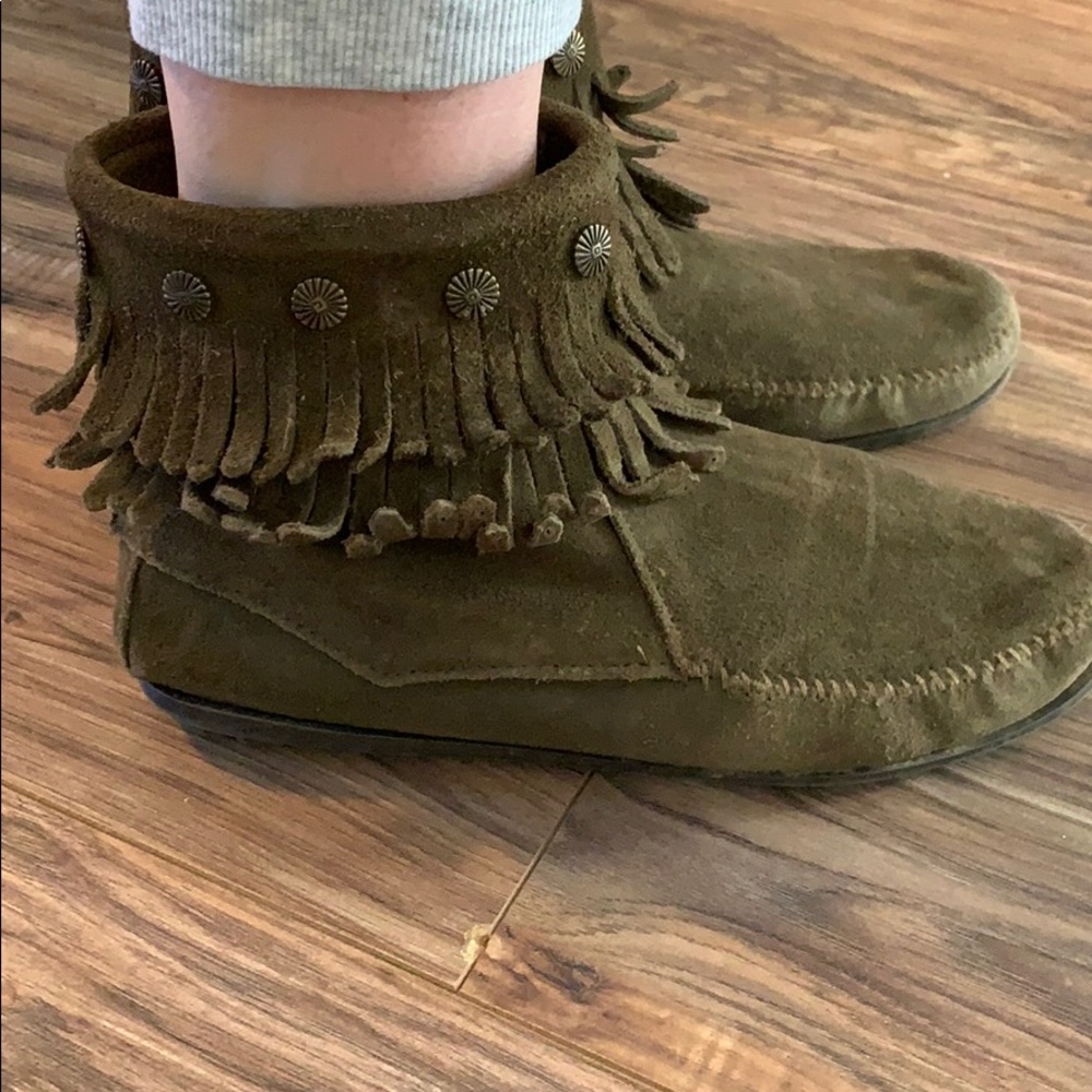 Minnetonka Moccasin boots